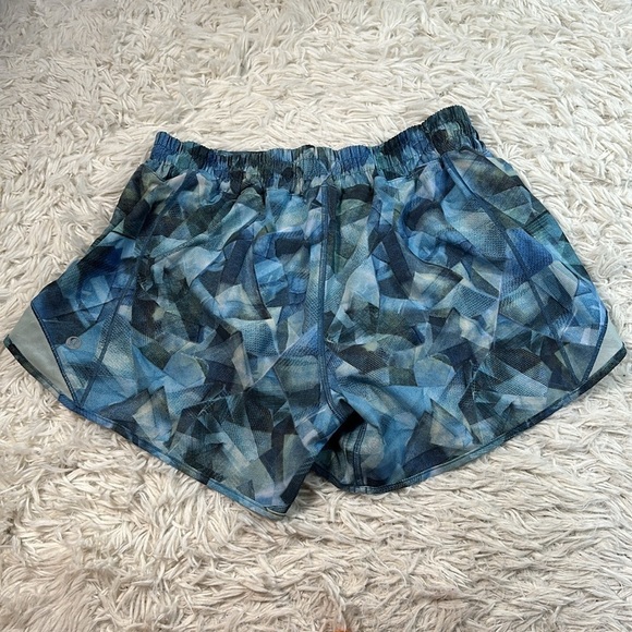 Lululemon Hotty Hot Short II *Long 4" City Shadow Alpine White Multi / Blue Glow - Picture 5 of 6